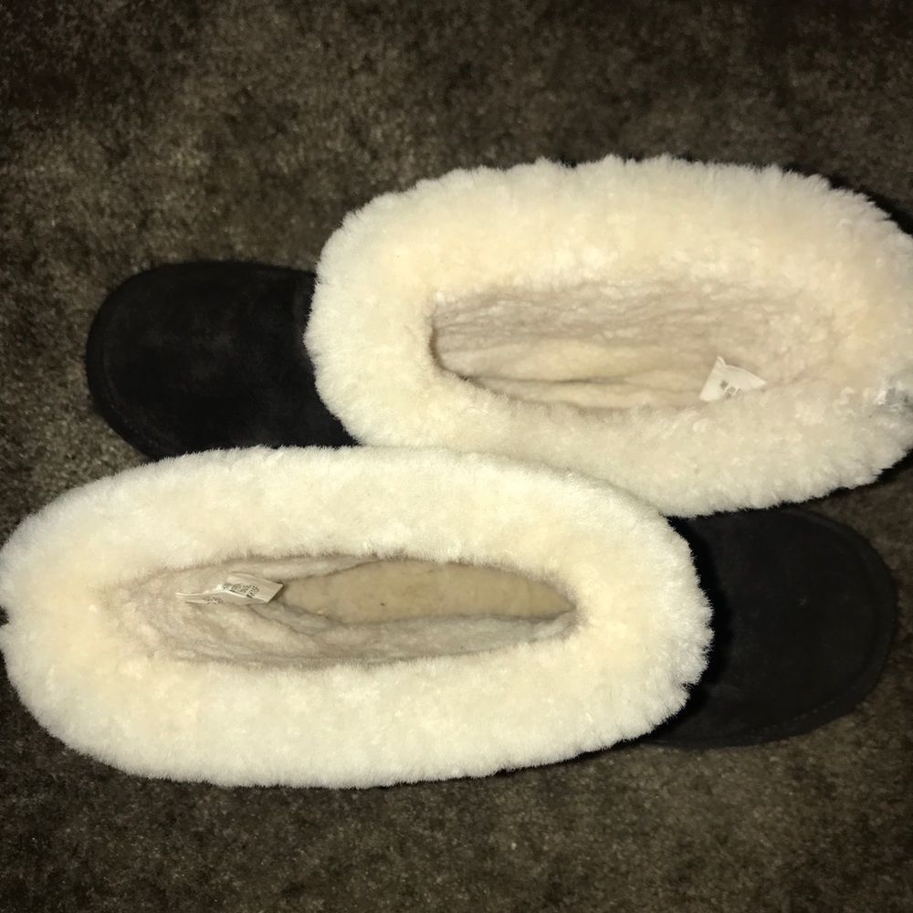 Mid-calf, Michael Kors’ boots. - Picture 4 of 6